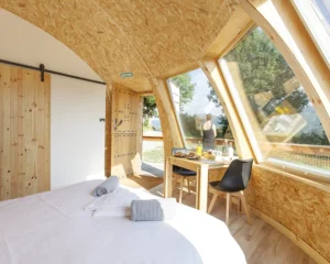 Vista interior de iglú de Irati Barnean en Selva de Irati